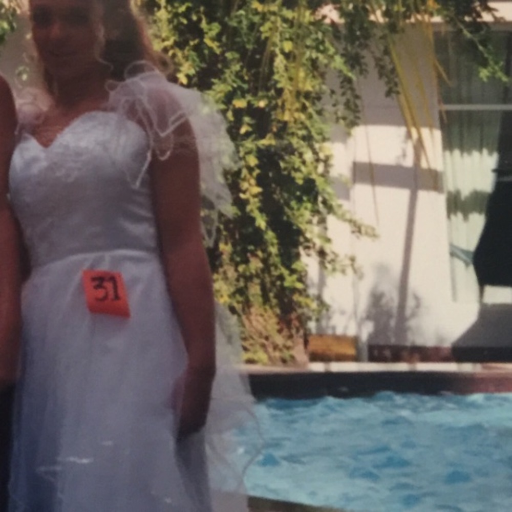 Beautiful Jillian Bos Designs Dress Size 4/6